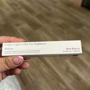 COPY - Positive light under eye brightener